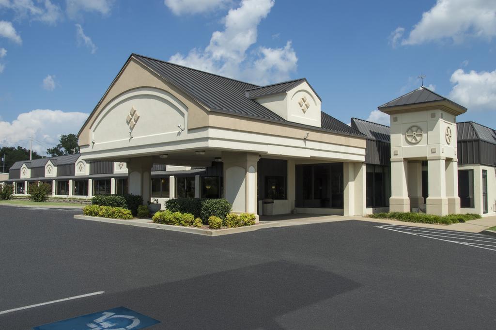Days Inn By Wyndham Pittsburg Ks Exterior photo