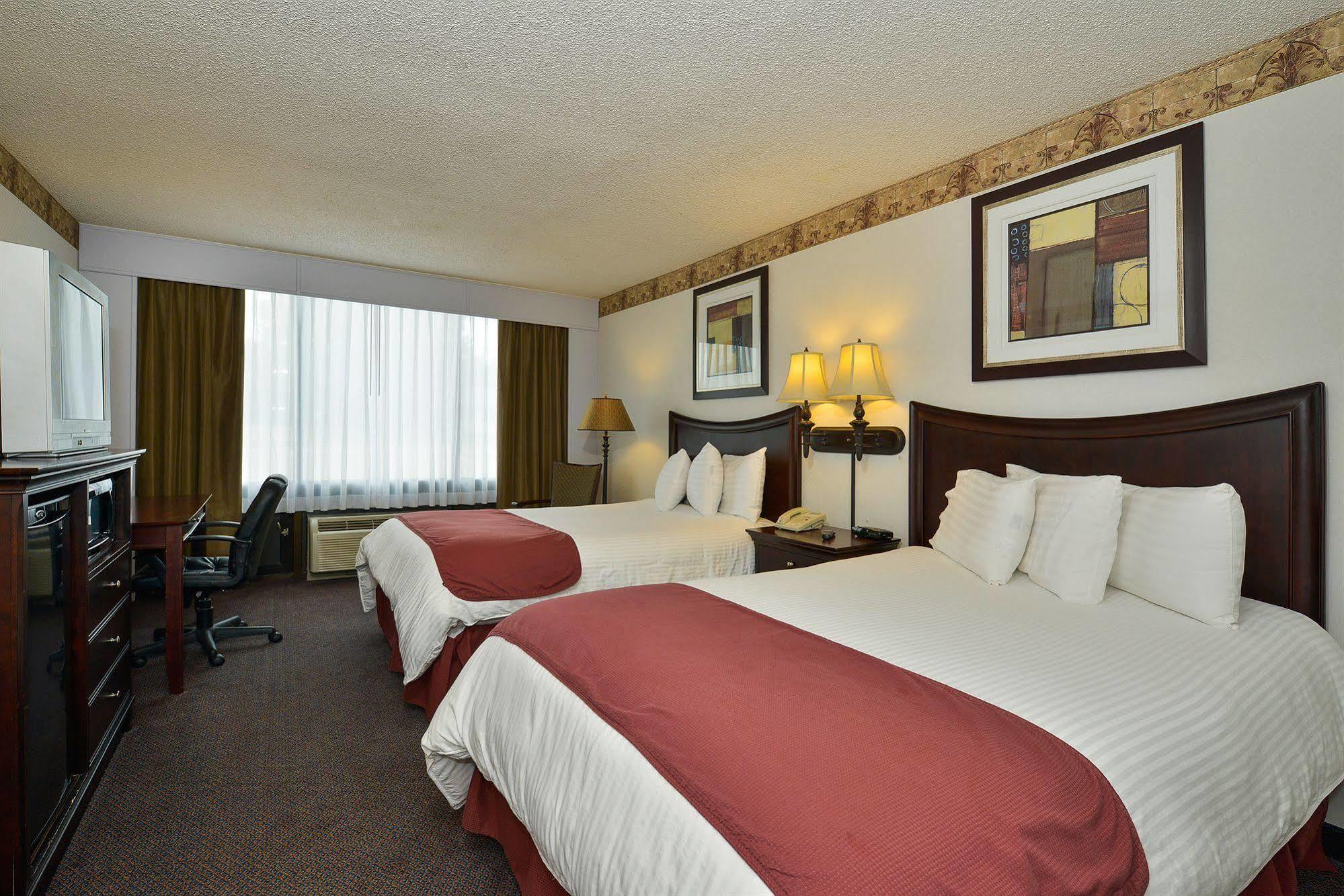 Days Inn By Wyndham Pittsburg Ks Exterior photo